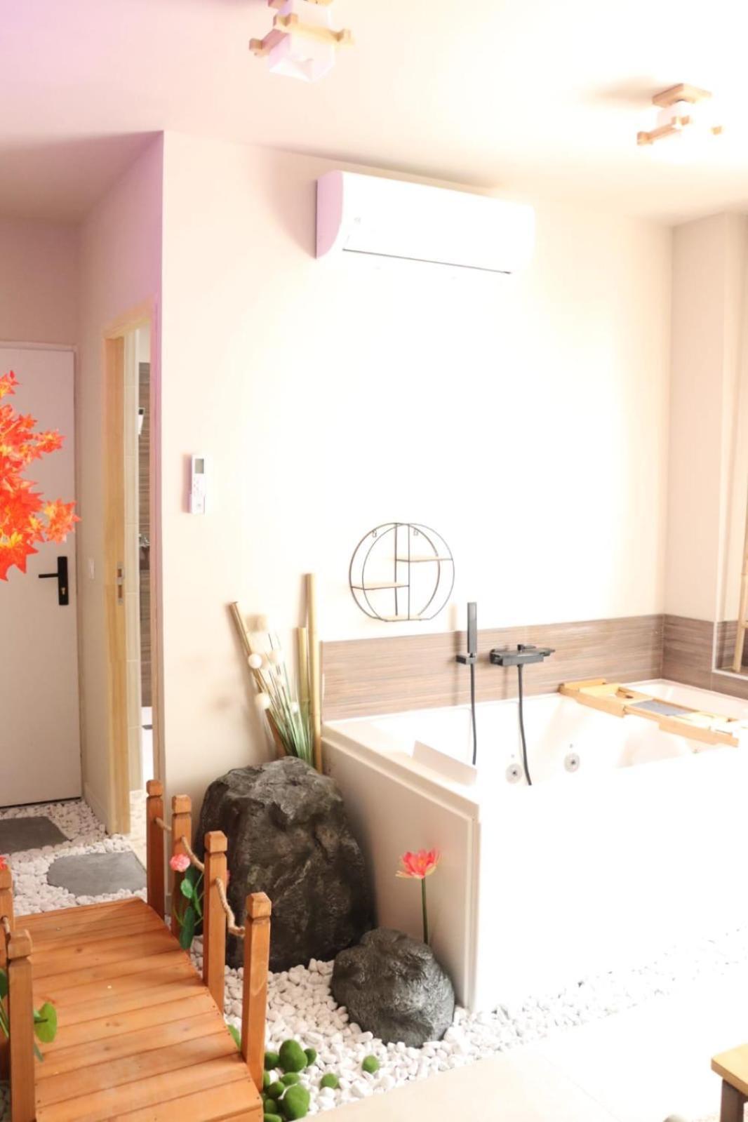 Loveroom Japon Avec Balneotherapie Тулон Екстер'єр фото