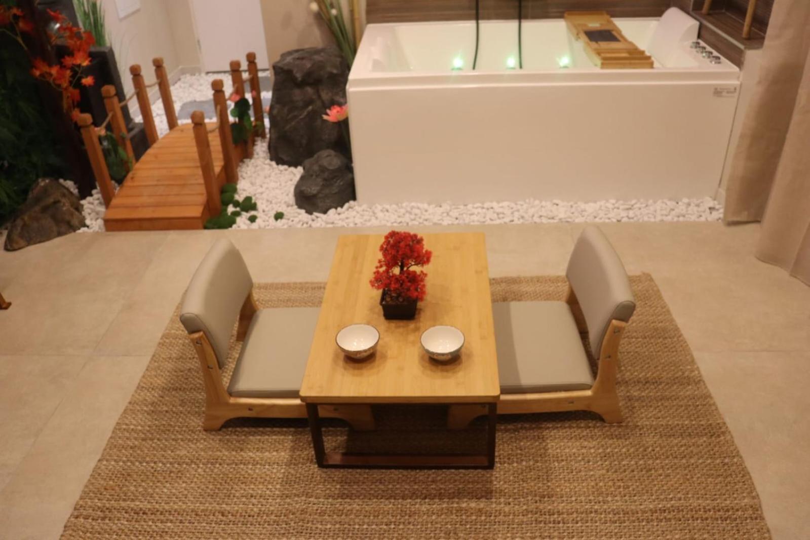 Loveroom Japon Avec Balneotherapie Тулон Екстер'єр фото