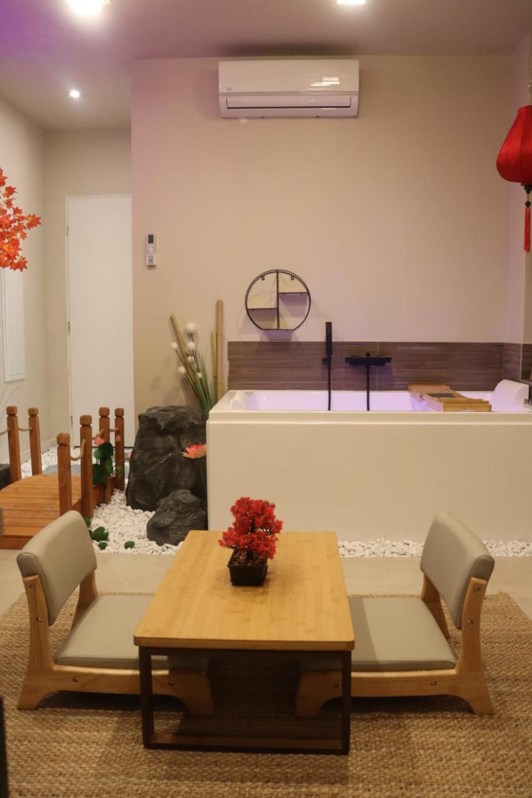 Loveroom Japon Avec Balneotherapie Тулон Екстер'єр фото