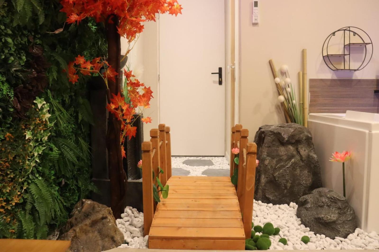 Loveroom Japon Avec Balneotherapie Тулон Екстер'єр фото